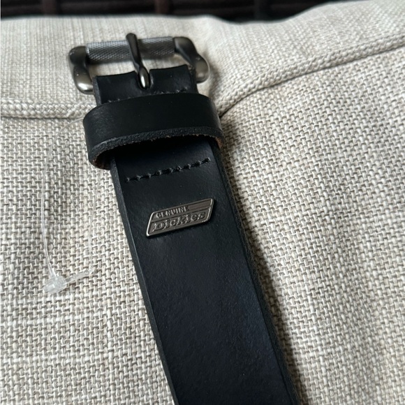 Dickies genuine leather belt size 40 - Picture 4 of 8